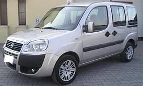 Usata Fiat Doblò Emotion 74 CV (54 kW) 2011 Grigio Monovolume