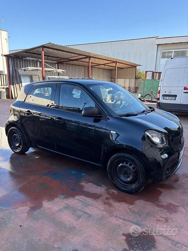 Usata Smart ForFour 2017 Nero Utilitaria