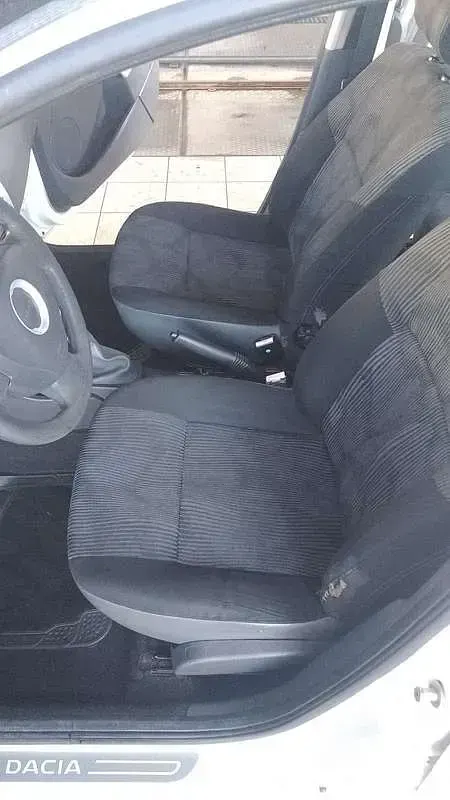 Usata Dacia Sandero Ambiance 75 CV (55 kW) 2010 Berlina
