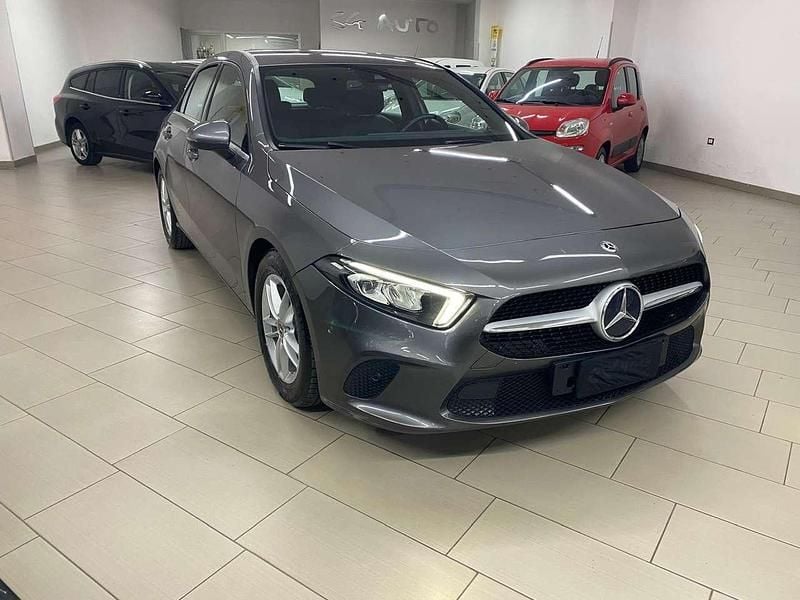 Usata Mercedes A180 Executive 116 CV (85 kW) 2020 Grigio Berlina