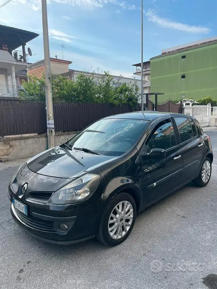 Usata Renault Clio II LE 86 CV (63 kW) 2008 Nero Berlina