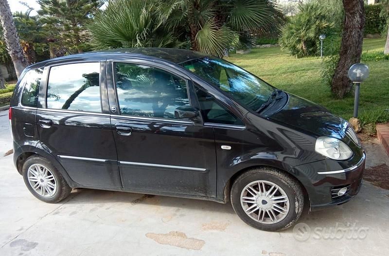 Usata Lancia Musa 2009 Nero Monovolume