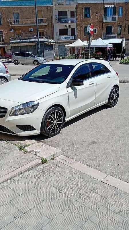 Usata Mercedes A180 109 CV (80 kW) 2015 Berlina