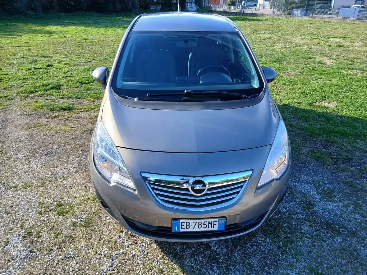Usata Opel Meriva Cosmo 120 CV (88 kW) 2010 Grigio Monovolume