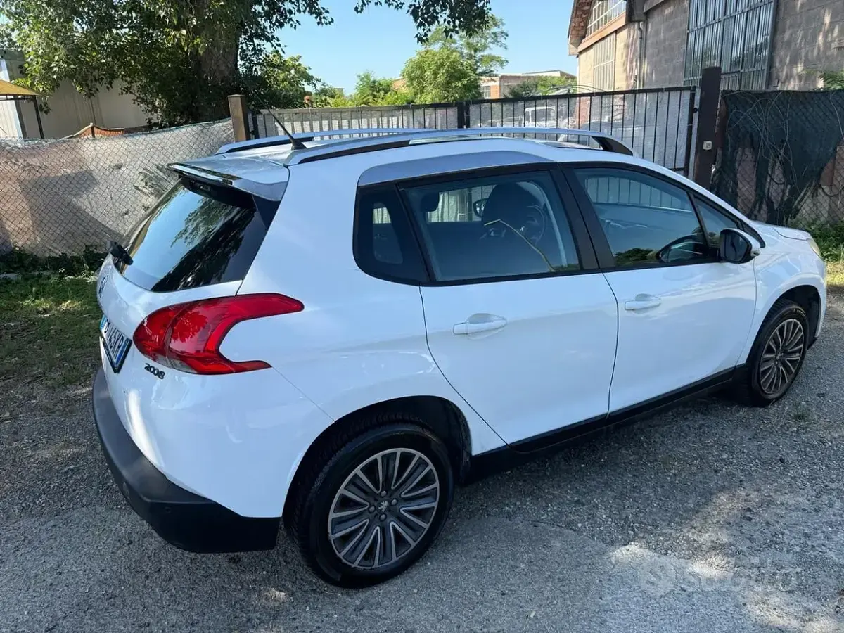 Usata Peugeot 2008 Active 75 CV (55 kW) 2016 Bianco SUV