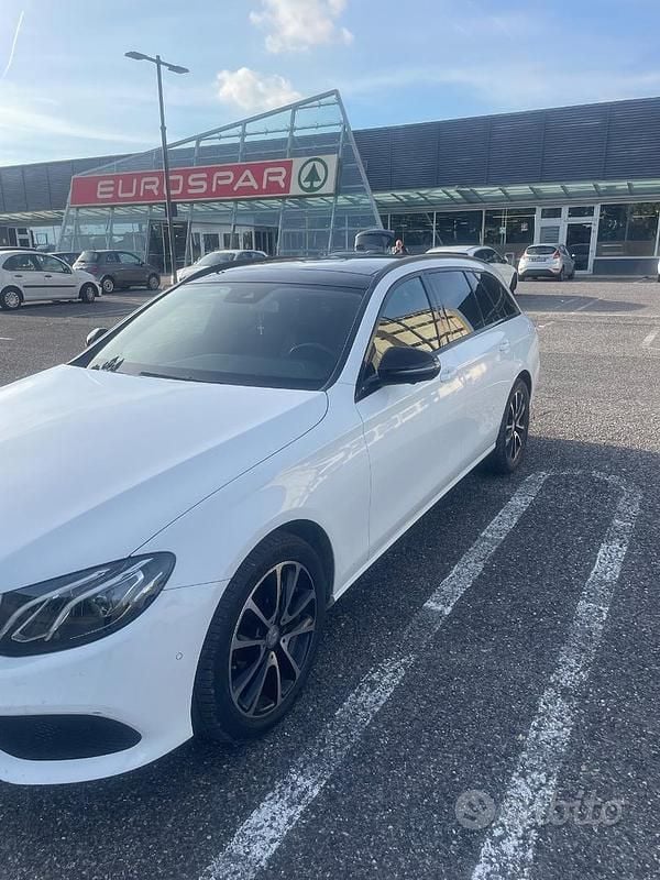 Usata Mercedes E220 122 CV (89 kW) 2017 Bianco Berlina