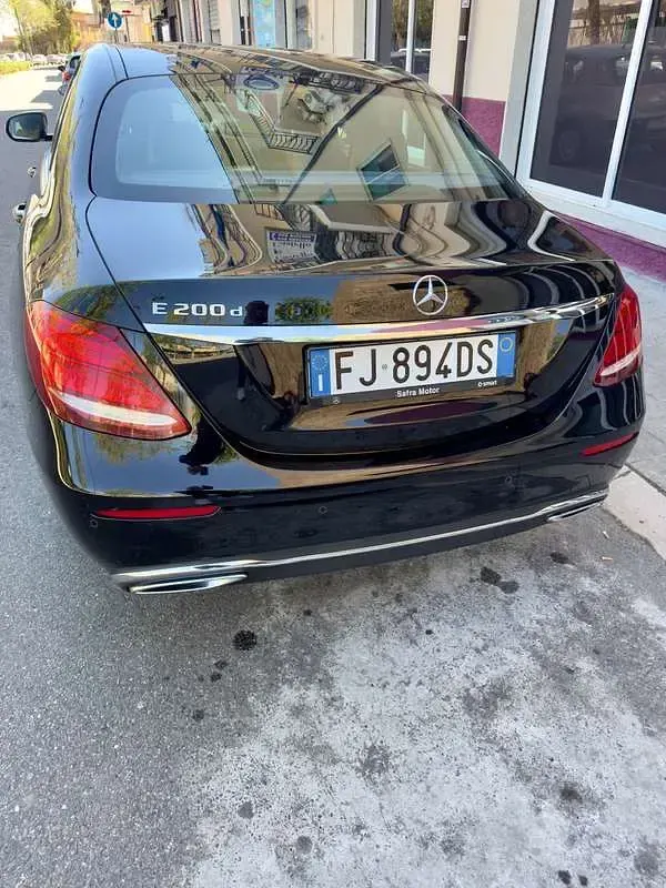 Begagnad Mercedes E200 Business 150 HK (110 kW) 2017 Svart Sedan