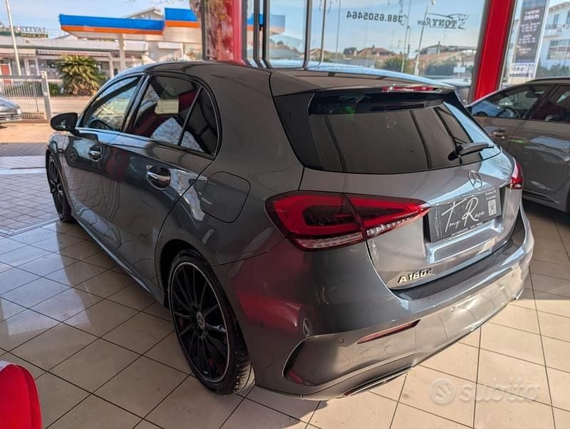 Usata Mercedes A180 Premium 158 CV (116 kW) 2022 Grigio Berlina