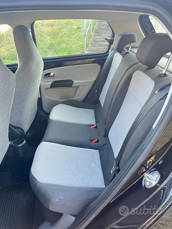 Usata Seat Mii Reference 68 CV (50 kW) 2013 Nero Utilitaria