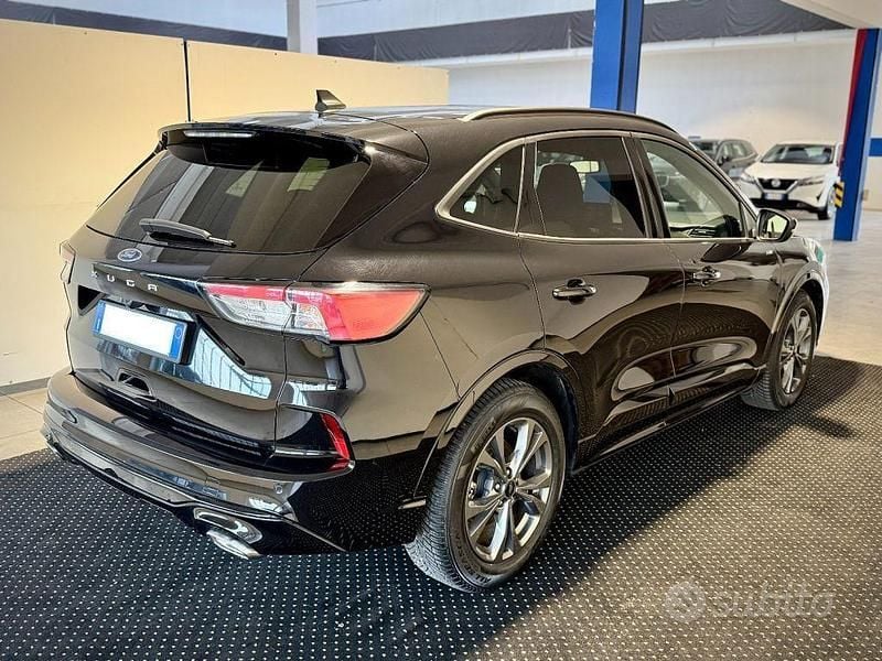 Usata Ford Kuga ST-Line 120 CV (88 kW) 2024 Nero metallizzato SUV