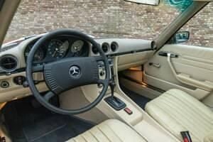 Begagnad Mercedes SLC280 185 HK (136 kW) 1975 Röd Sportkupé