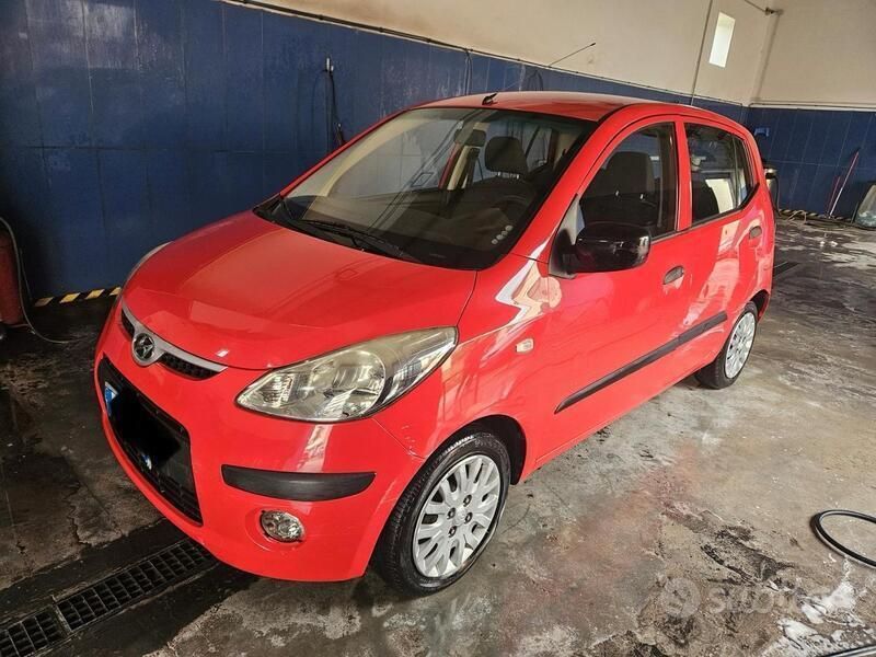 Usata Hyundai i10 66 CV (48 kW) 2010 Rosso Utilitaria
