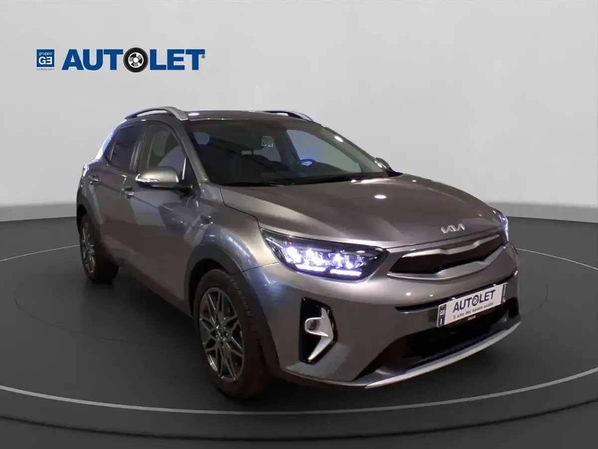 Usata Kia Stonic 101 CV (74 kW) 2024 Grigio SUV