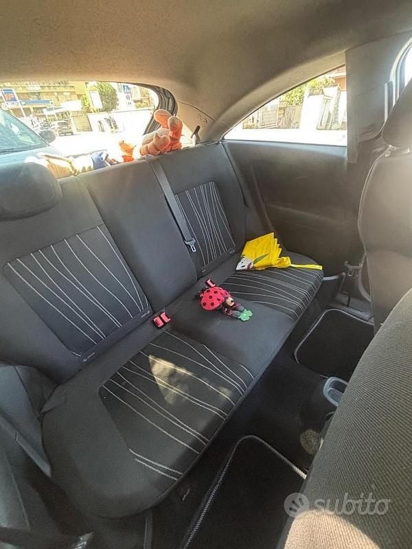 Usata Opel Corsa 80 CV (58 kW) 2010 Nero Utilitaria