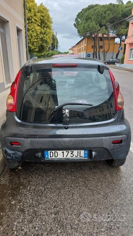 Occasion Peugeot 107 54 ch (39 kW) 2006 Gris Citadine