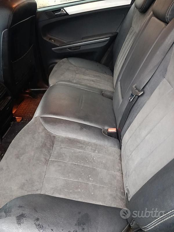 Usata Mercedes ML320 224 CV (164 kW) 2007 Nero SUV