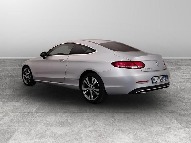 Usata Mercedes 220 Premium 169 CV (124 kW) 2017 Argento Coupé