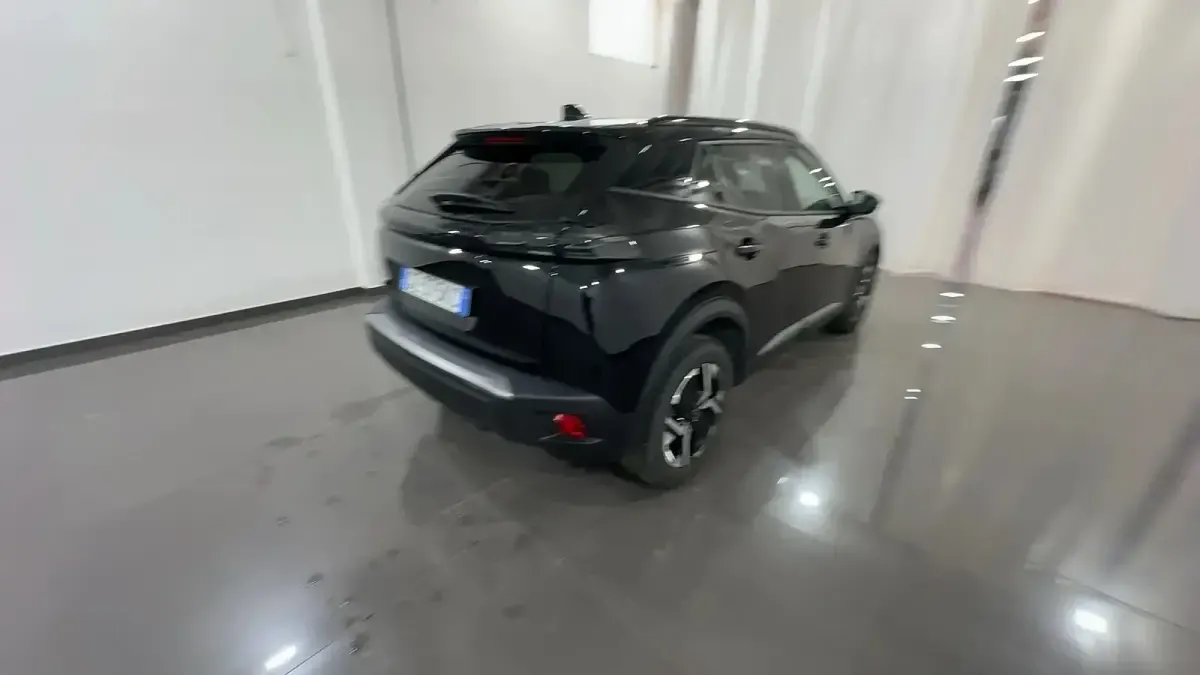 Usata Peugeot 2008 Allure 101 CV (74 kW) 2025 Bianca SUV
