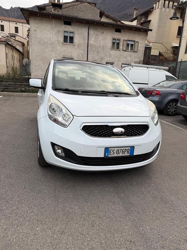 Usata Kia Venga 89 CV (65 kW) 2013 Bianco Utilitaria