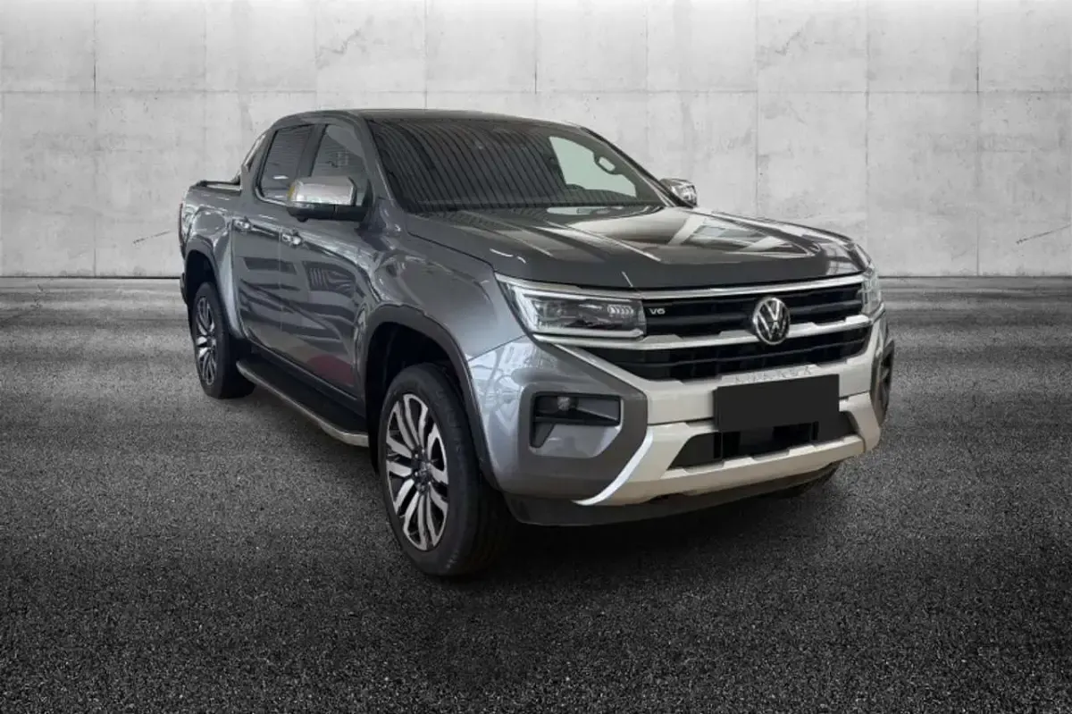 Usata VW Amarok Aventura 241 CV (177 kW) 2024 Grigio Pick-up