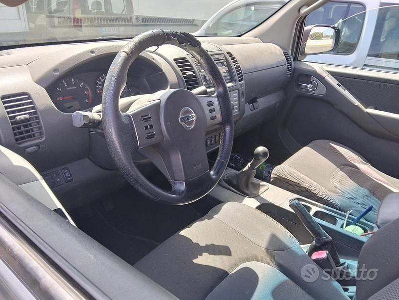 Usata Nissan Navara 190 CV (139 kW) 2007 Blu Pick-up
