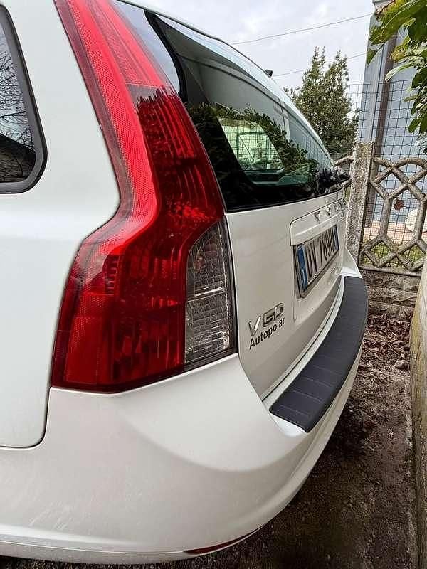 Usata Volvo V50 Momentum 180 CV (132 kW) 2010 Bianco Station wagon