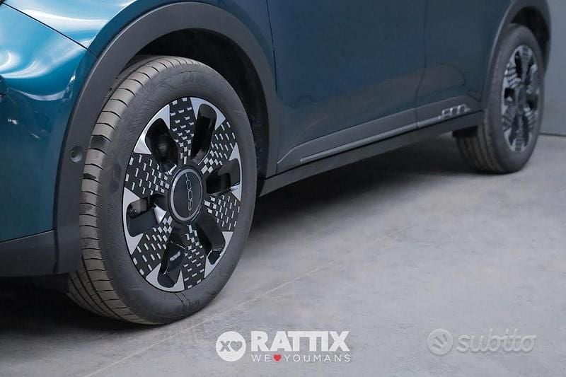 Usata Fiat 600 La Prima 101 CV (74 kW) 2025 Verde mare metallizzato SUV
