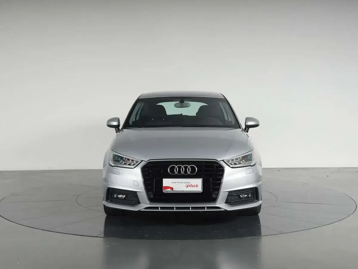 Usata Audi A1 Admired 95 CV (69 kW) 2018 Argento Berlina