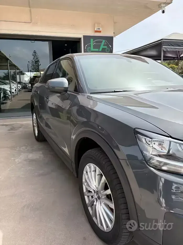 Gebraucht Audi Q2 S-Line 116 PS (85 kW) 2018 Grau SUV