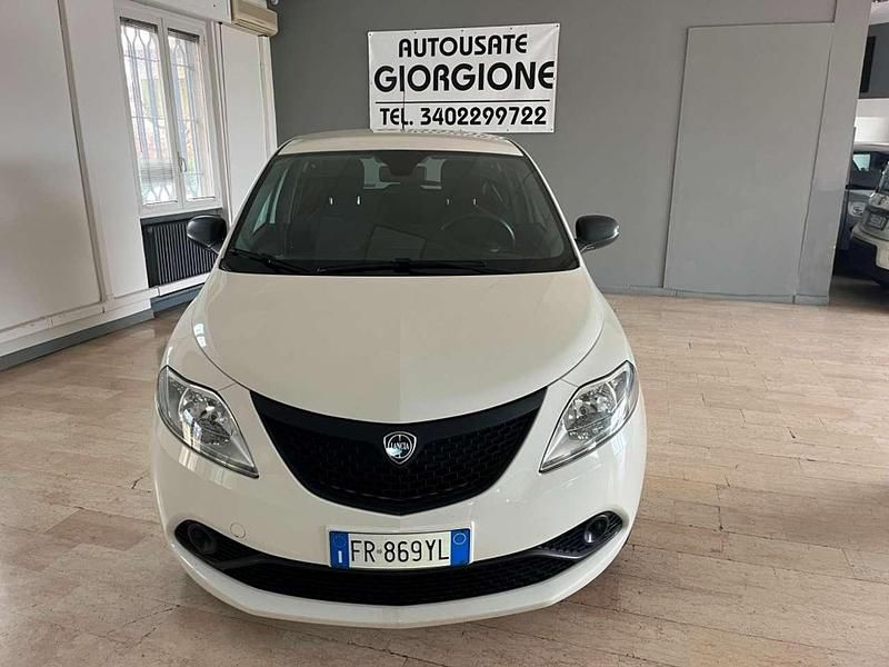 Usata Lancia Ypsilon 86 CV (63 kW) 2018 Pastello Utilitaria