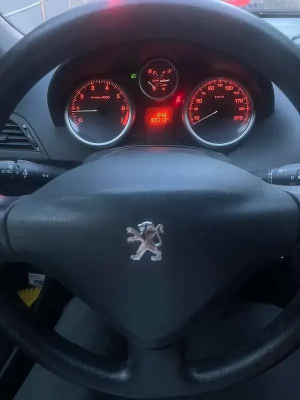 Usata Peugeot 207 73 CV (53 kW) 2007 Berlina