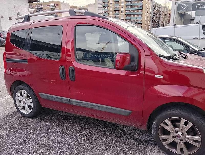 Käytetty Fiat Qubo Active 73 HP (53 kW) 2010 Punainen Tila-auto