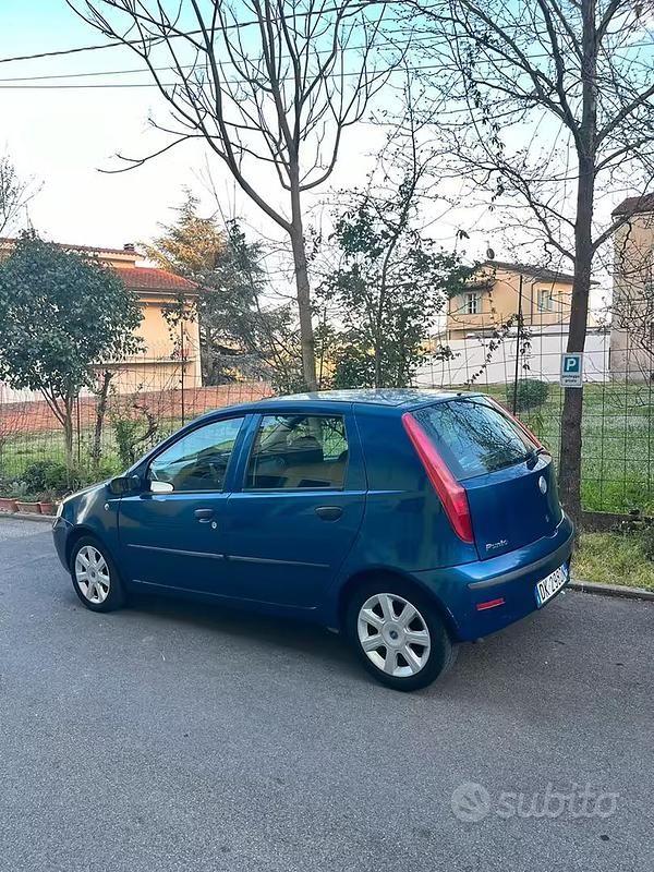 Usata Fiat Punto 2004 Blu Utilitaria