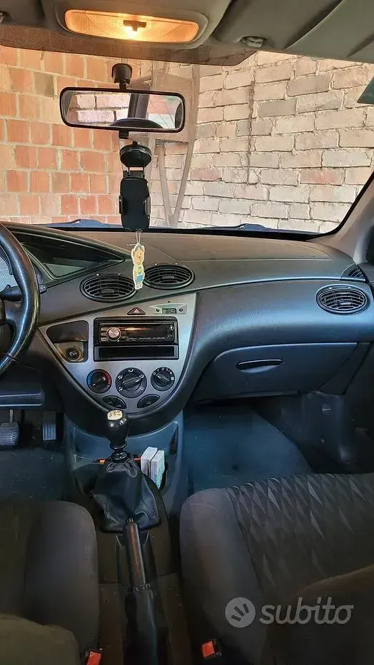 Usata Ford Focus 116 CV (85 kW) 2003 Grigio Station wagon
