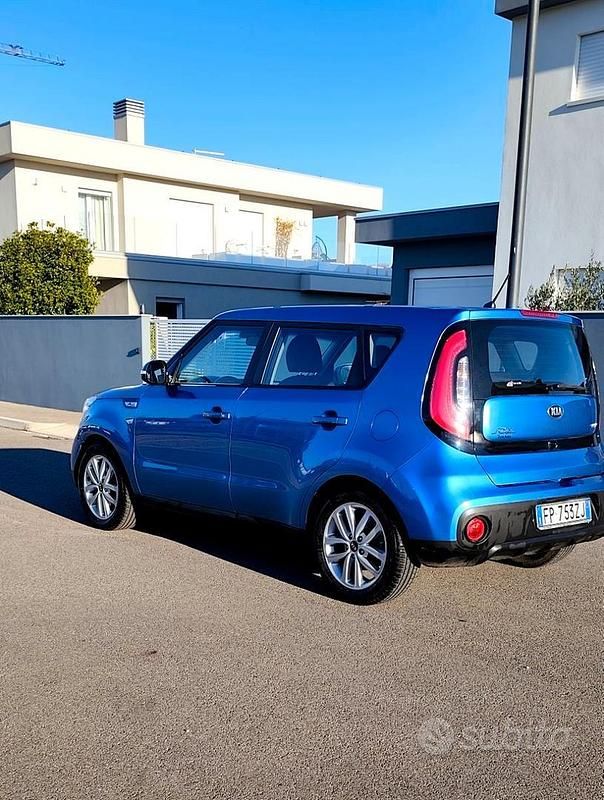 Usata Kia Soul 136 CV (100 kW) 2018 Blu SUV