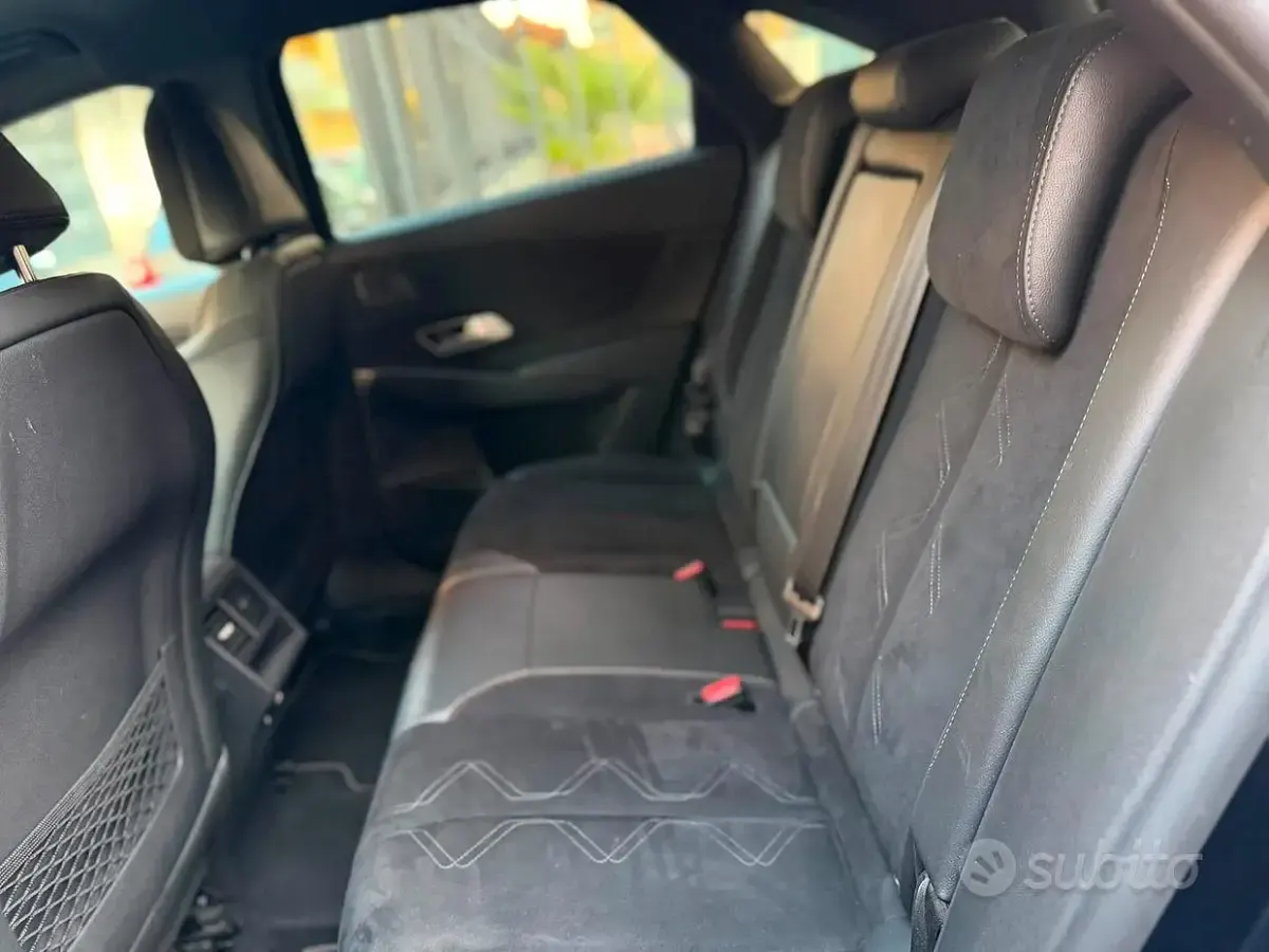Usata DS Automobiles DS7 Crossback Performance 131 CV (96 kW) 2023 Nero SUV