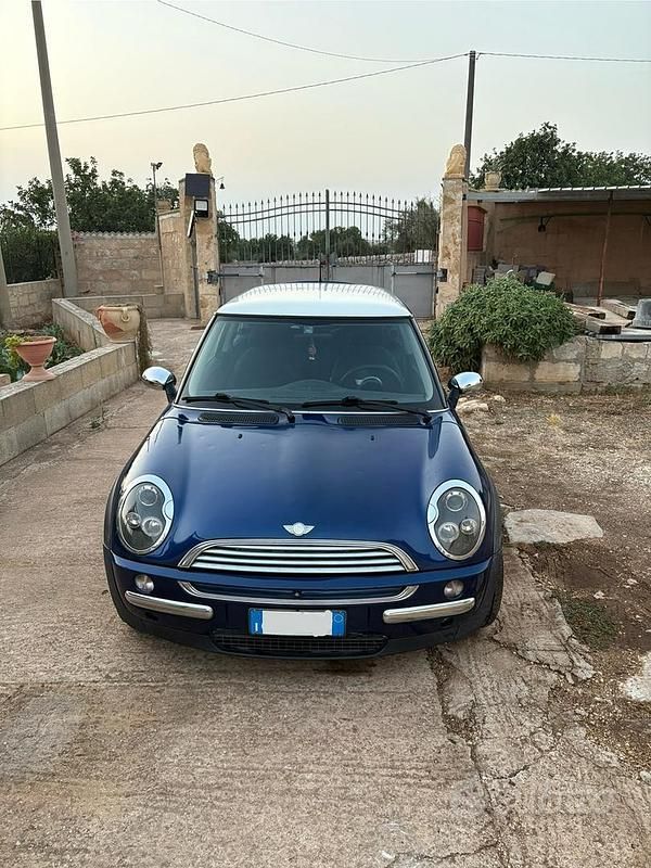 Usata Mini One D 90 CV (66 kW) 2004 Blu Utilitaria