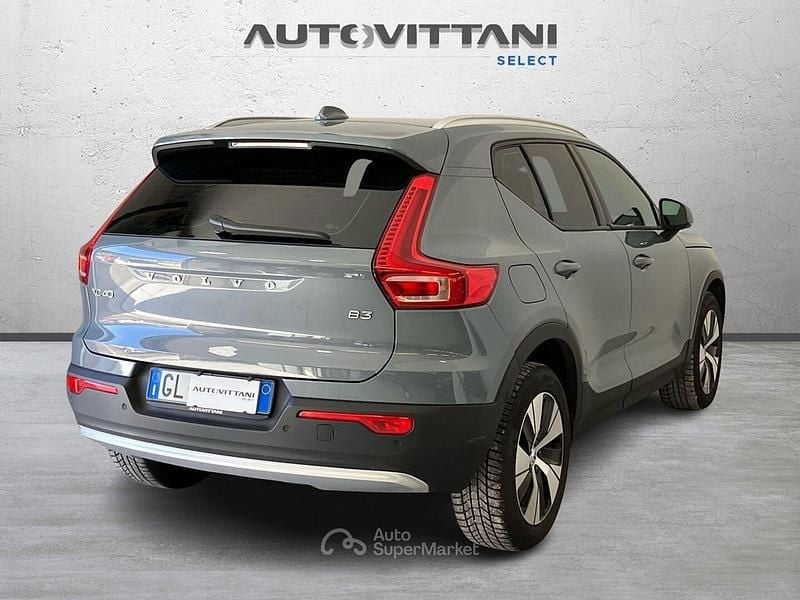 Usata Volvo XC40 Core 163 CV (119 kW) 2023 Grigio chiaro SUV