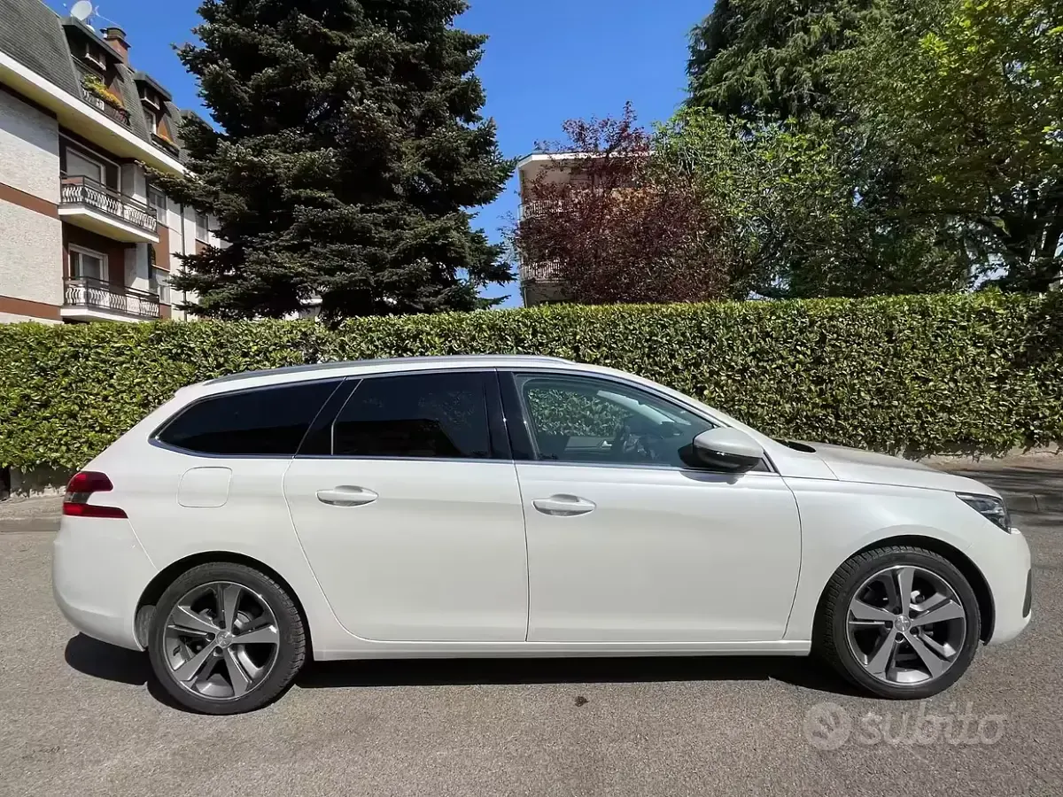 Usata Peugeot 308 SW S 131 CV (96 kW) 2019 Station wagon