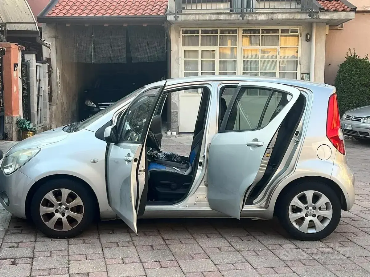 Usata Opel Agila 2009 Grigio Utilitaria
