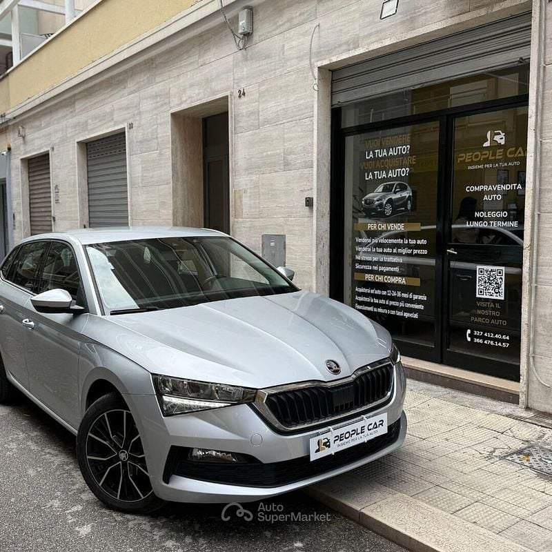 Usata Skoda Scala Ambition 116 CV (85 kW) 2020 Grigio Utilitaria