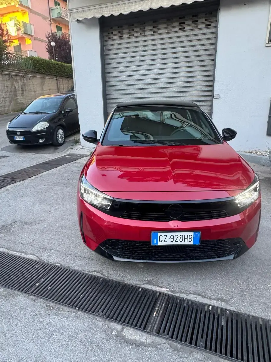 Usata Opel Corsa Edition 100 CV (73 kW) 2025 Rosso Utilitaria