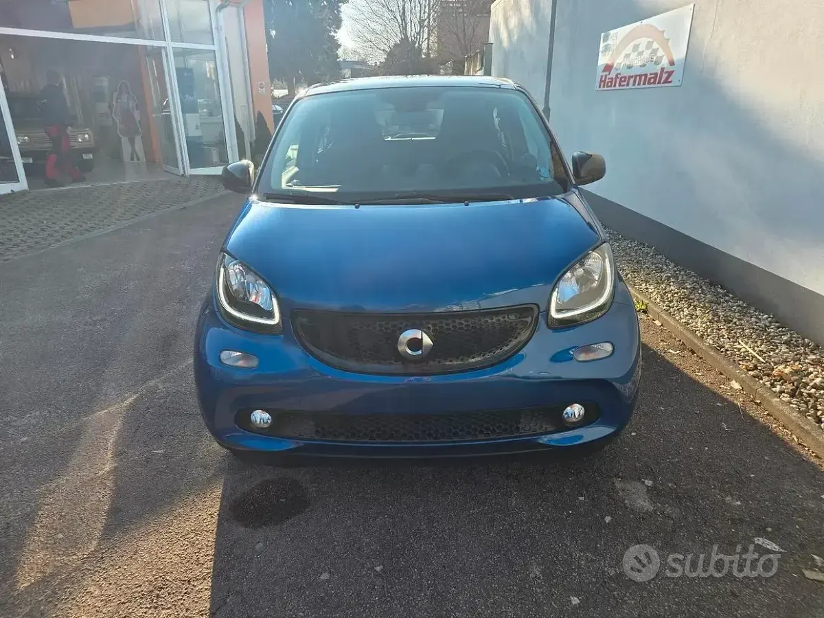 Begagnad Smart ForFour Prime 90 HK (66 kW) 2016 Blå Halvkombi