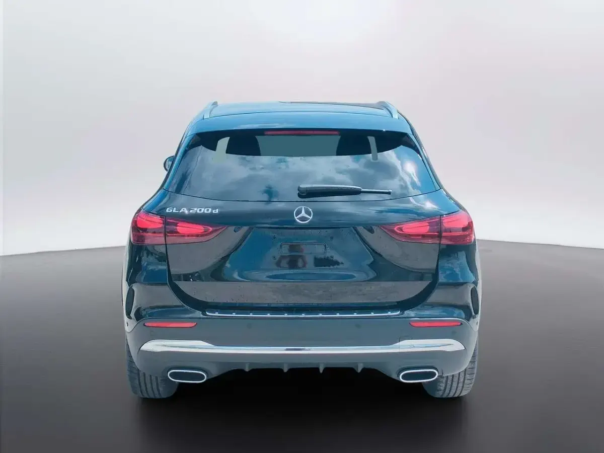 Nuova Mercedes GLA200 150 CV (110 kW) 2026 Nero notte SUV