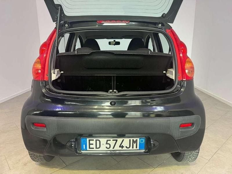 Usata Peugeot 107 68 CV (50 kW) 2010 Nero Utilitaria