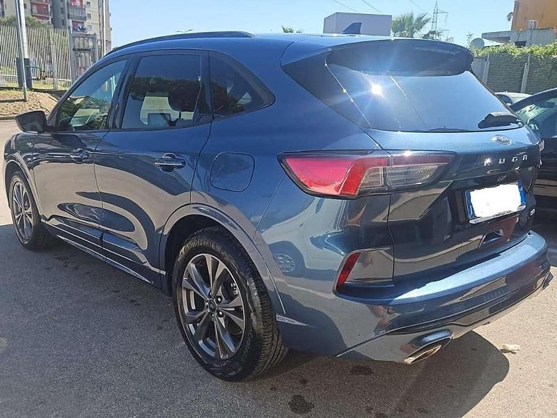Usata Ford Kuga ST-Line 152 CV (111 kW) 2021 Chrome blue SUV