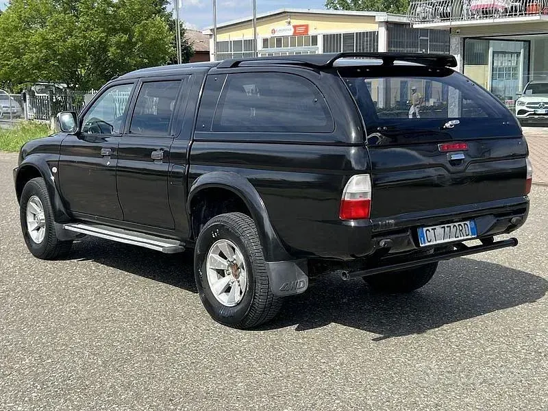 Usata Mitsubishi L200 Intense 116 CV (85 kW) 2005 Nero Pick-up