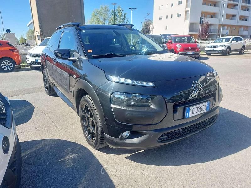 Usado Citroën C4 82 HP (60 kW) 2016 Preto SUV
