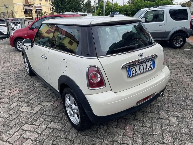 Usata Mini One D 90 CV (66 kW) 2012 Beige Utilitaria