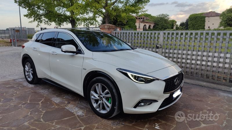 Bianco Usata 2019 Infiniti Q30 Premium Due volumi | 15.000 € (Buon prezzo) - Immagine 1/4